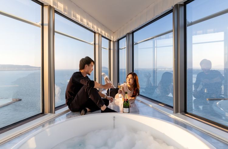 【記念日におすすめ】35階レストランディナーとシャンパン飲み放題付ロマンティックステイプラン